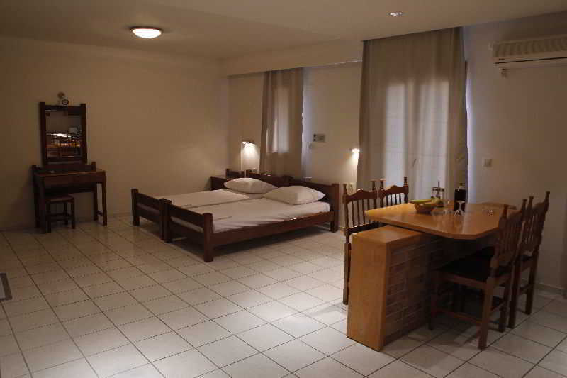 Athina Inn Hersonissos  Bagian luar foto